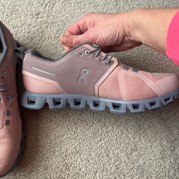 NWT On Cloud 5 Waterproof size 9 - Picture 10 of 10